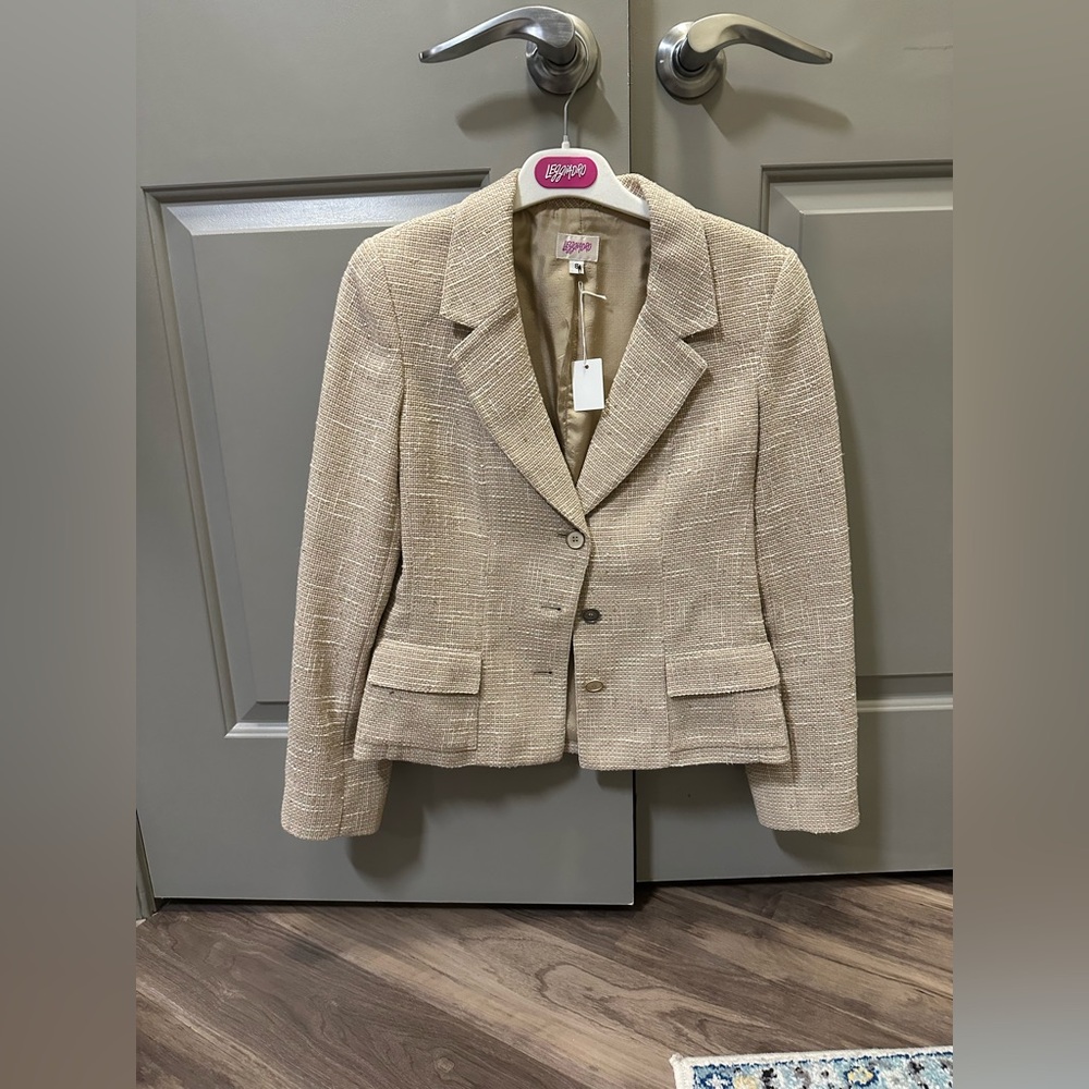Leggiadro blazer size 8. Cream/ beige NWT